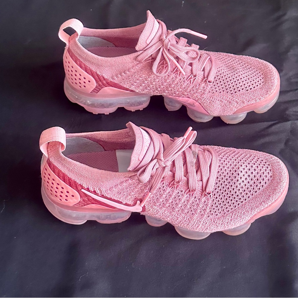 ✨SOLD ON DEPOP✨ Nike pink Vapormax